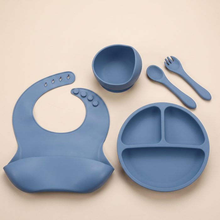 Kit de la primera mesa de silicona sobre fondo hueso